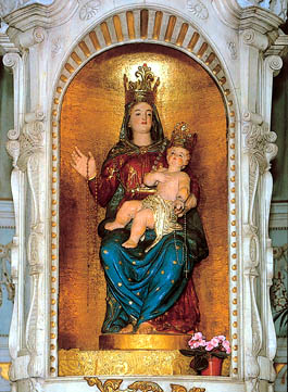Statua della Madonna del Covolo, opera di un autore ignoto del XVII secolo.