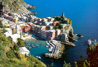 Suggestiva visione delle Cinqueterre, nelle cui vicinanze si trova la chiesa di Ripalta.